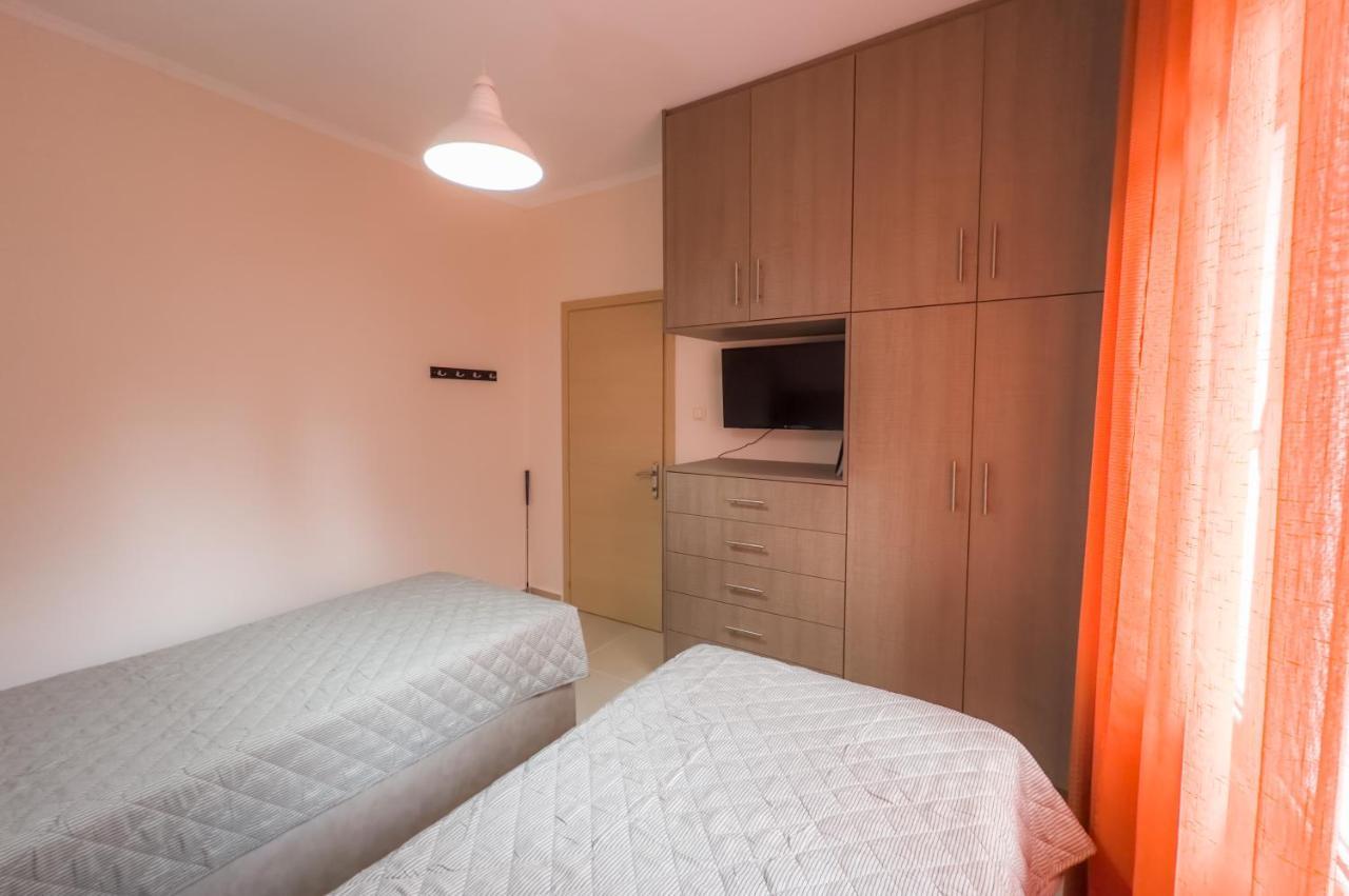 Fouki Apartments Ipsos Beach Екстер'єр фото
